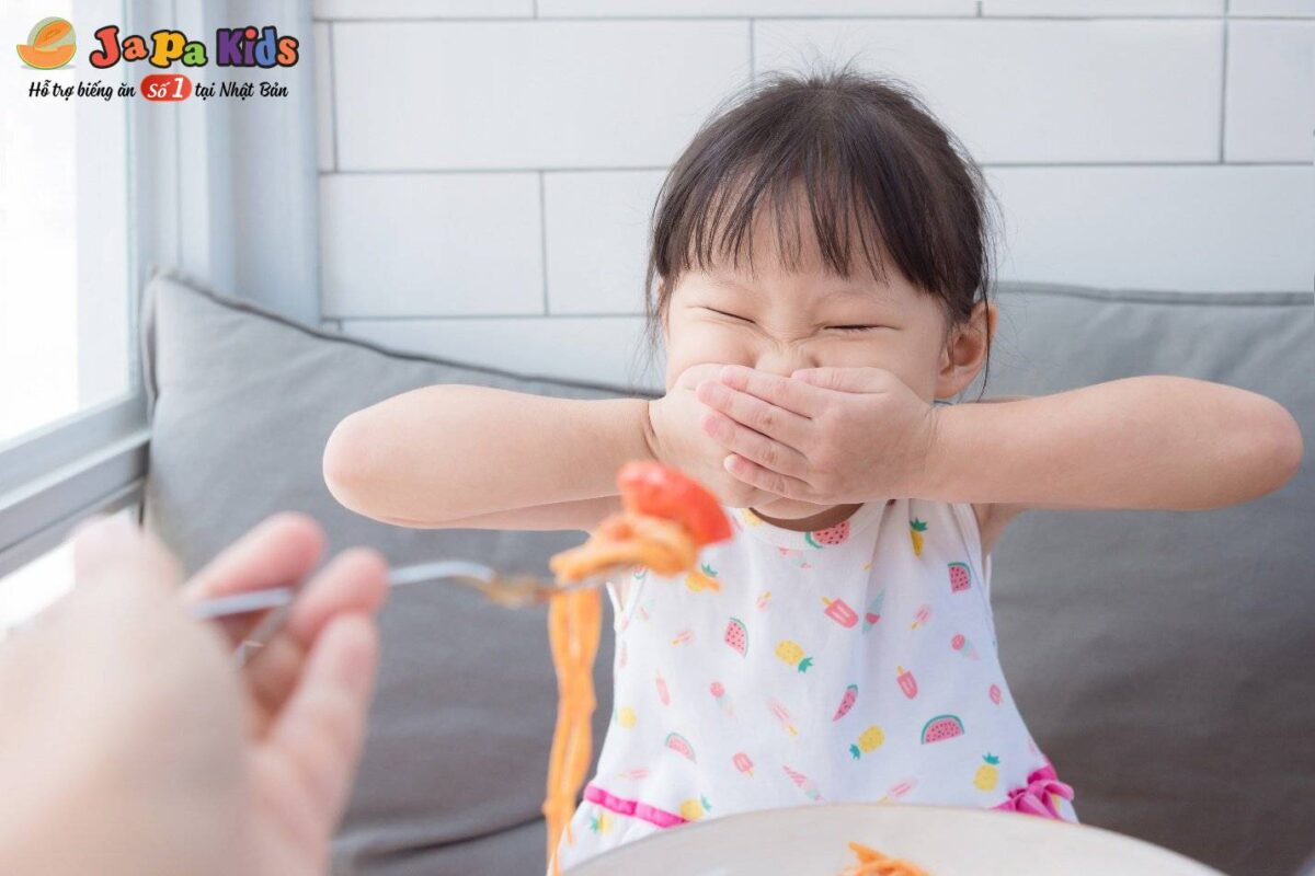 trẻ biếng ăn chậm tăng cân