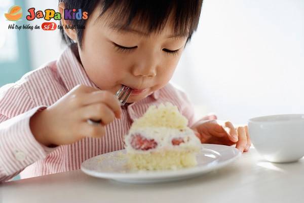 thực đơn cho trẻ 1 tuổi biếng ăn